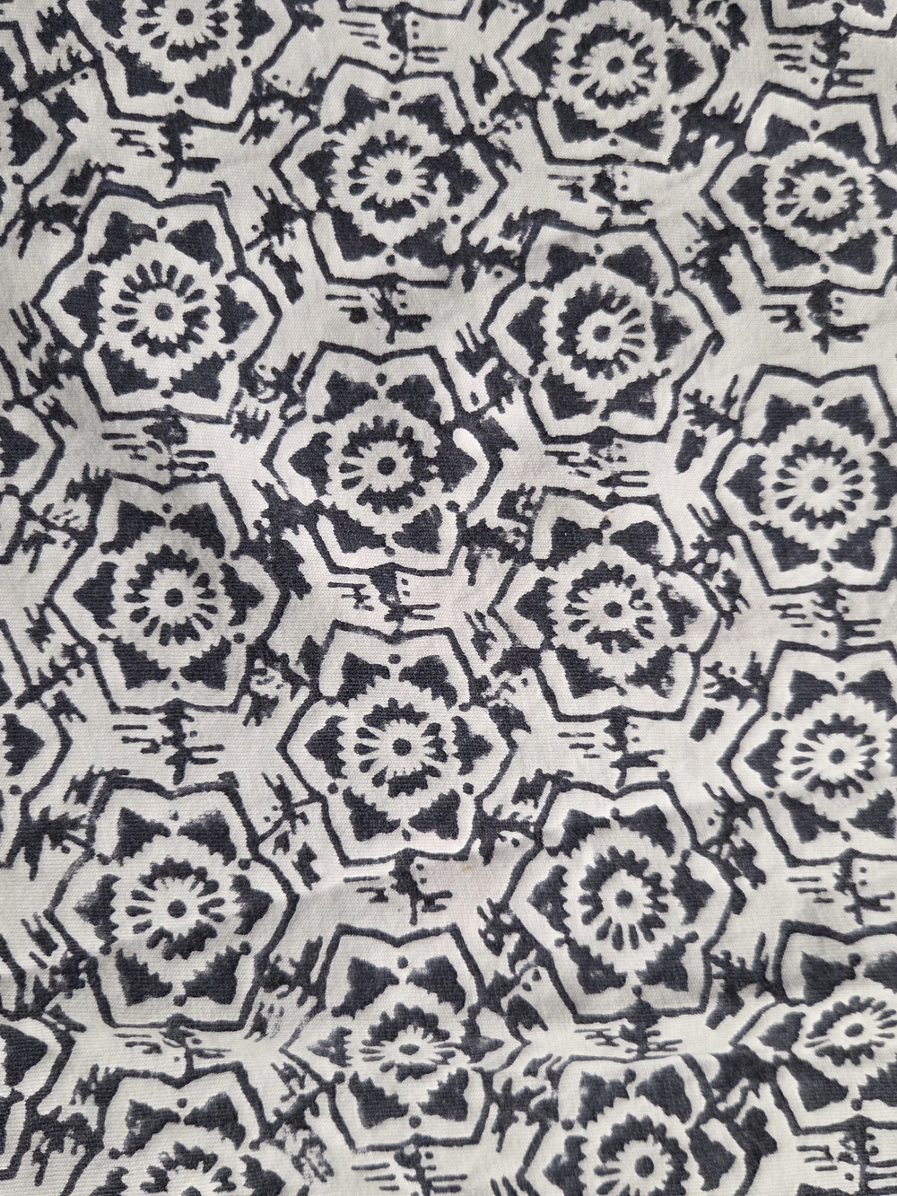 Passion Lilie Organic Cotton Block Stamped Shift Dress With Front Pockets - Picture 9 of 9